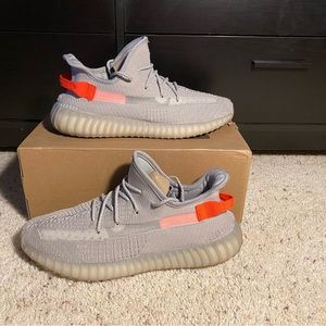 Yeezy v2 Boost “Tail Light” Mens Size 13